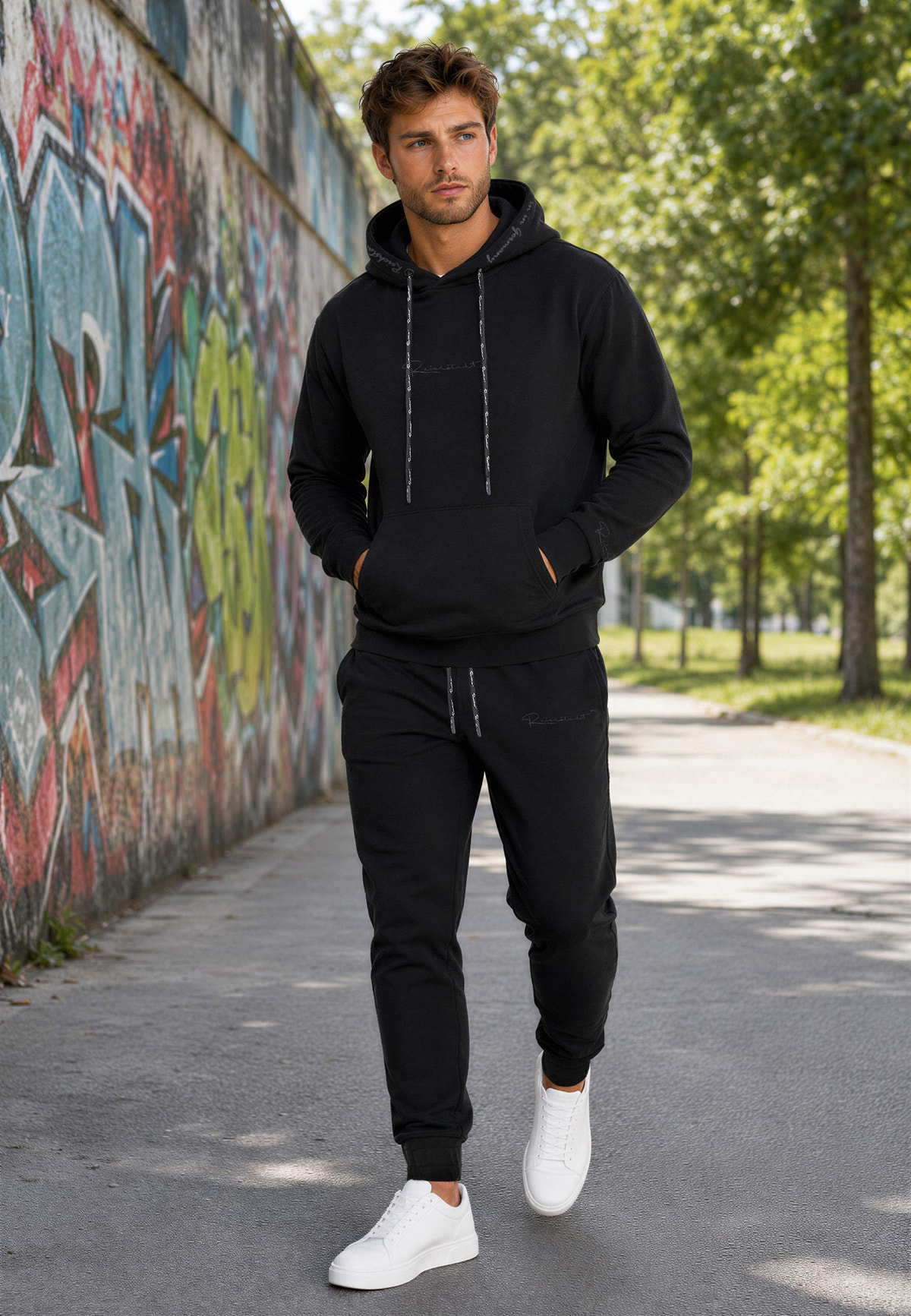 Herren Regular Fit Hoodie Marken-Stick in Black – Reichstadt – Ansicht 3