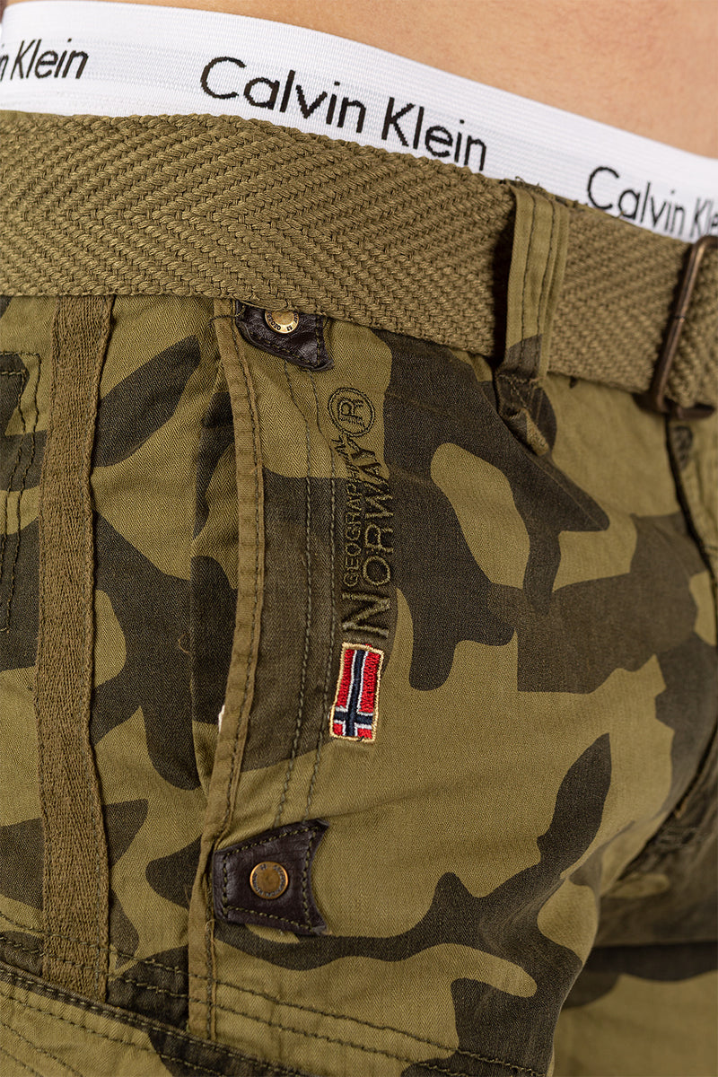 Herren Regular Fit Shorts Mid Waist peanut - Camo_Mastic